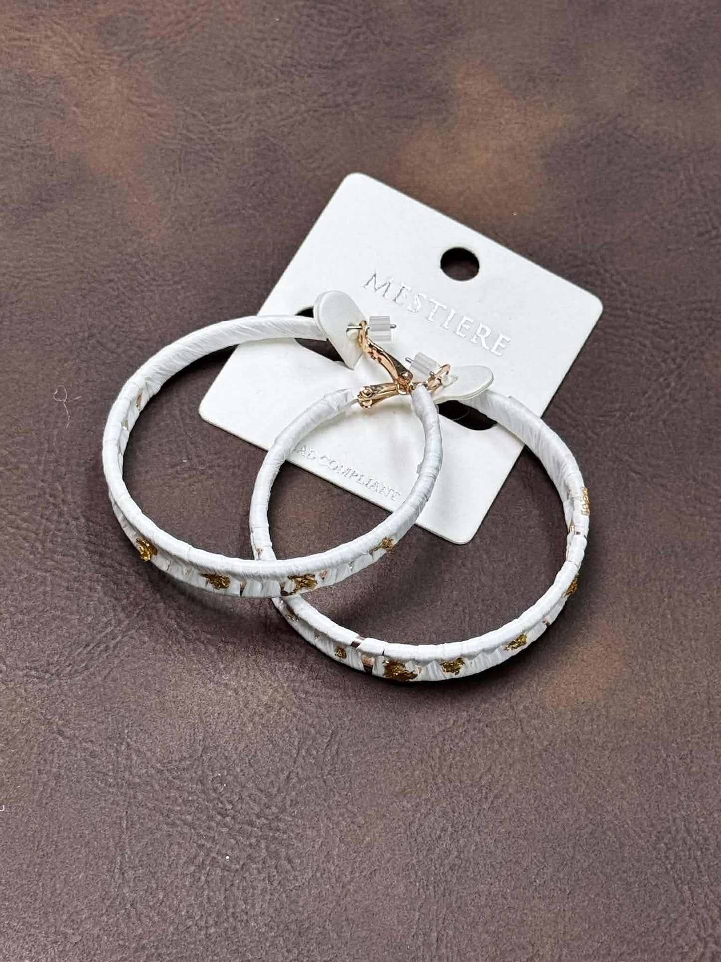 WHITE NATURAL HOOPS