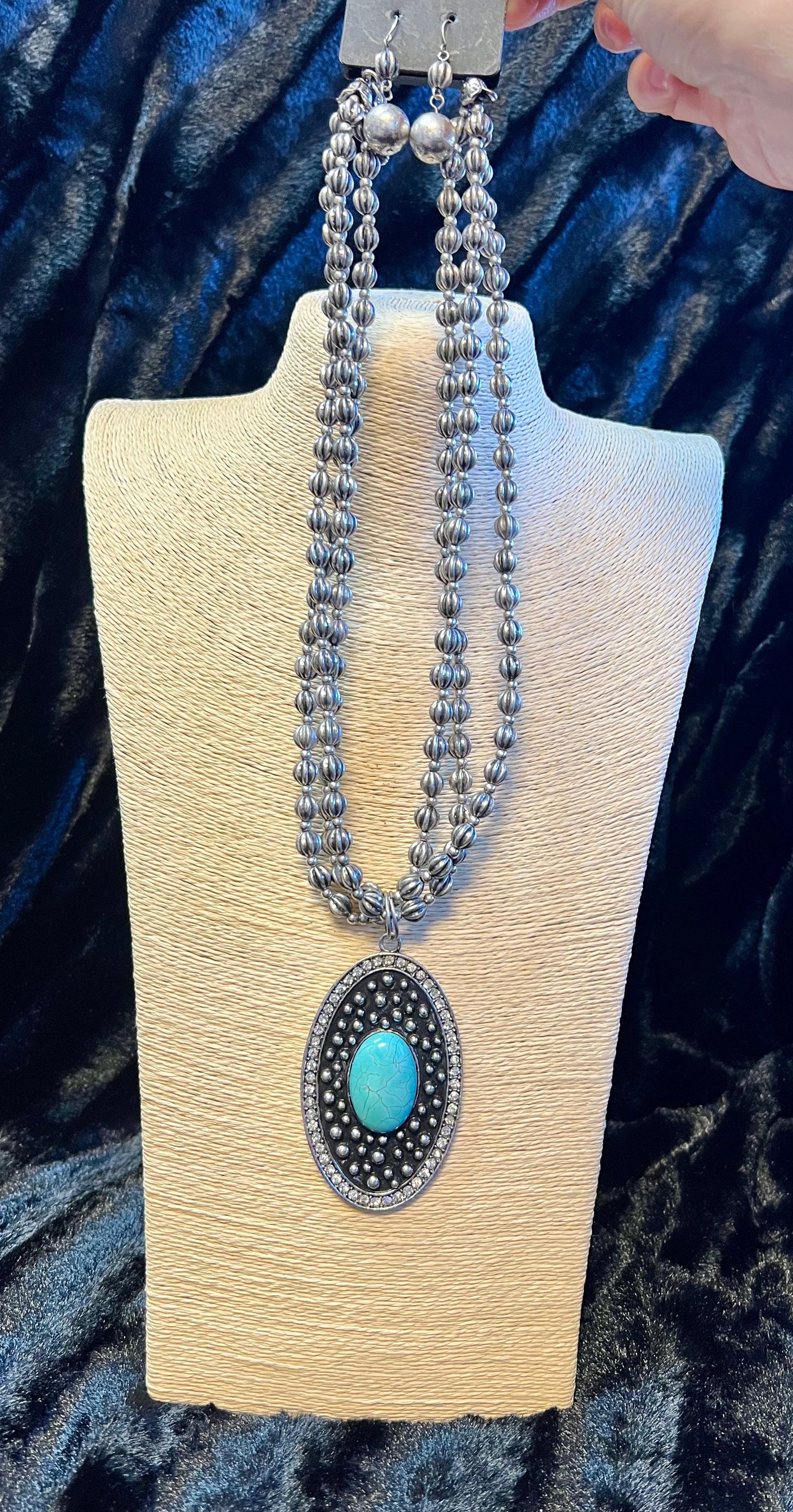 3 STRAND NECKLACE WITH OVAL PENDANT AND EARRING SET