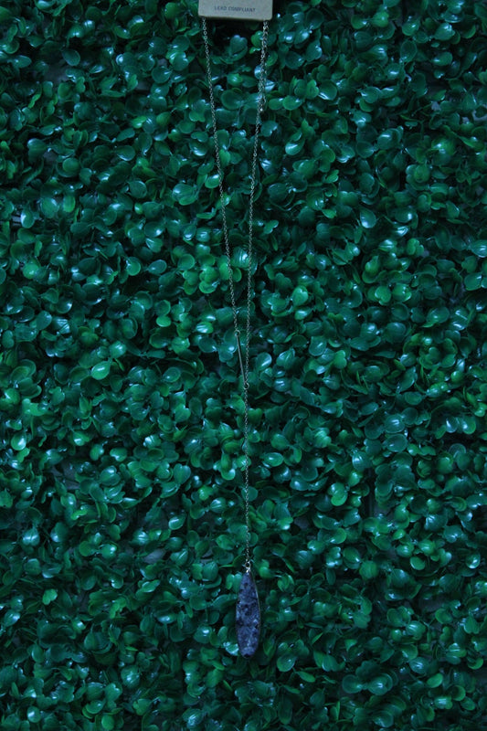 MARBLE ROCK GOLD CHAIN NECKLACE