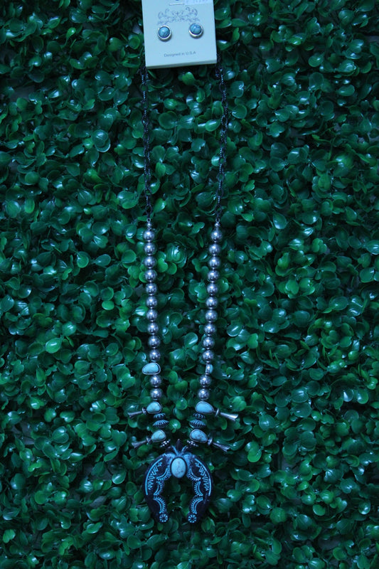TURQUOISE HORSE SHOE NECKLACE