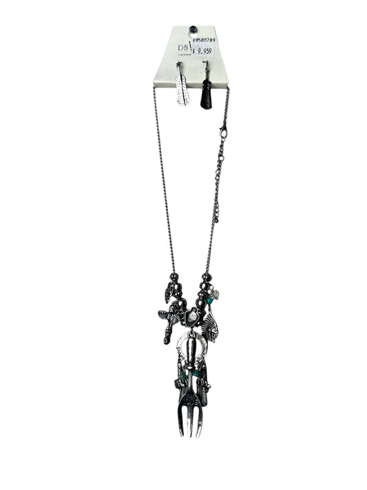 NATIVE CHARM NECKLACE