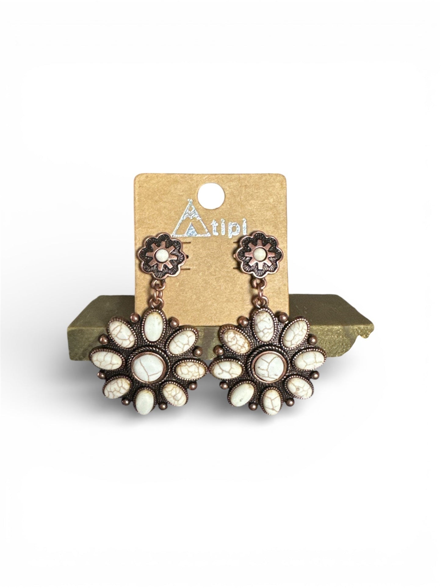 WHITE BLOSSOM BRASS EARRINGS