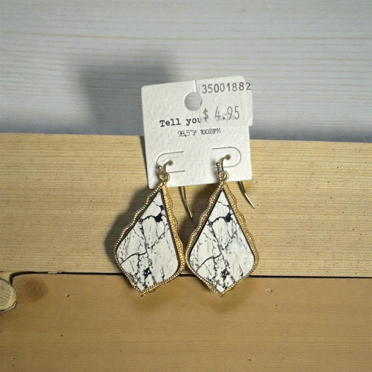 WHITE WOOD GOLD EARRINGS