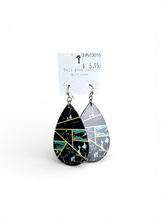 BLACK TEARDROP CUT EARRINGS