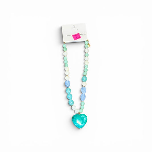 BEAD NECKLACE WITH LARGE HEART