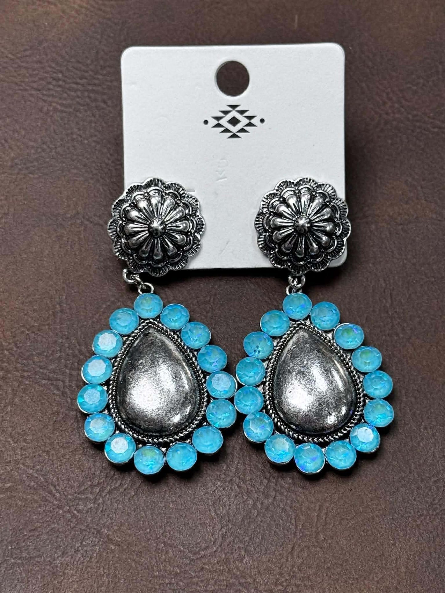 SILVER SQUASH EARRINGS WITH GLASS BEAD LINED TEAR DROP