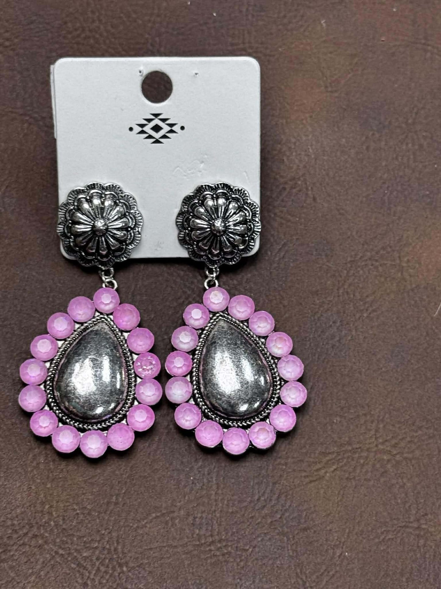 SILVER SQUASH EARRINGS WITH GLASS BEAD LINED TEAR DROP