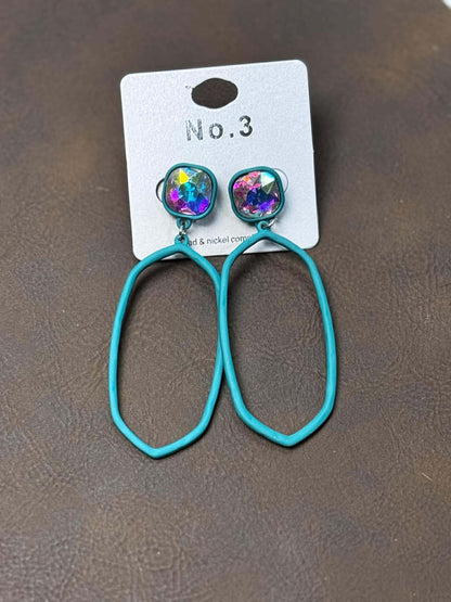 OVAL EARRINGS WITH AND WITHOUT STONES
